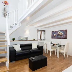 https://apt-prada-loft.it-lombardy.com