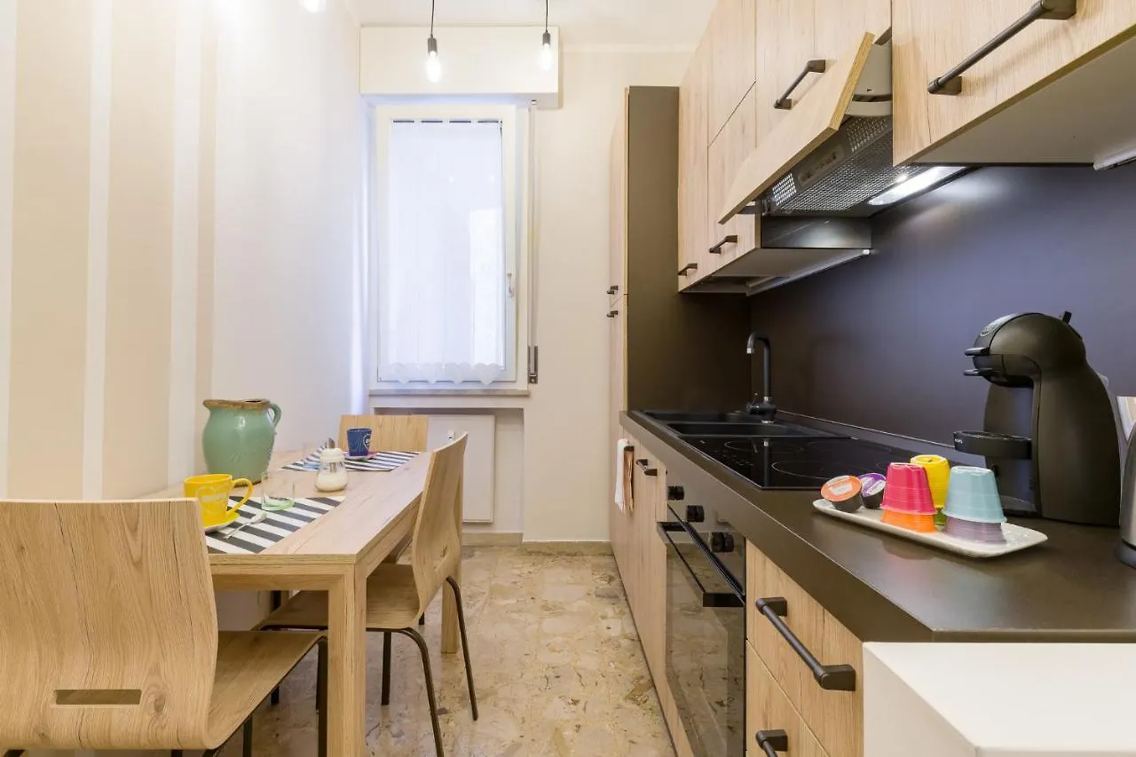 Casa Al Volto A Due Passi Dall'Arena ヴェローナ アパート